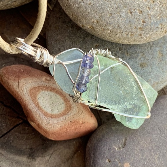 Aquamarine, Spodumene & Iolite Bead Necklace - Picture 2 of 16